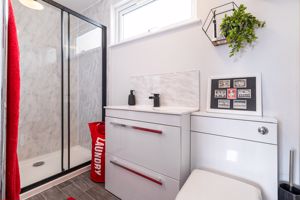 En Suite- click for photo gallery